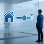 Un homme d'affaires regarde une interface holographique affichant une icône de maison et un bouton de pause.